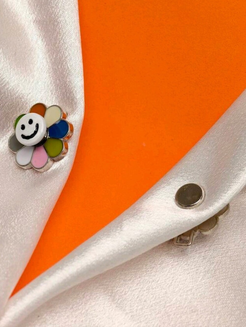 Cute Flower Waistband Adjustment Pins - Picture 4 of 5